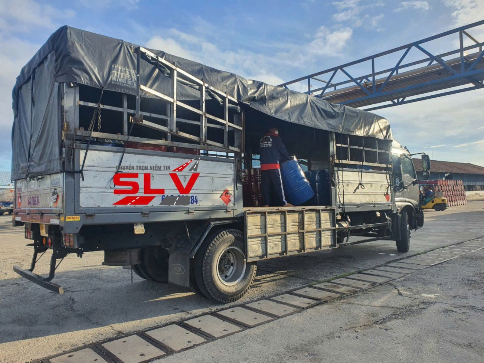 công ty vận chuyển hóa chất